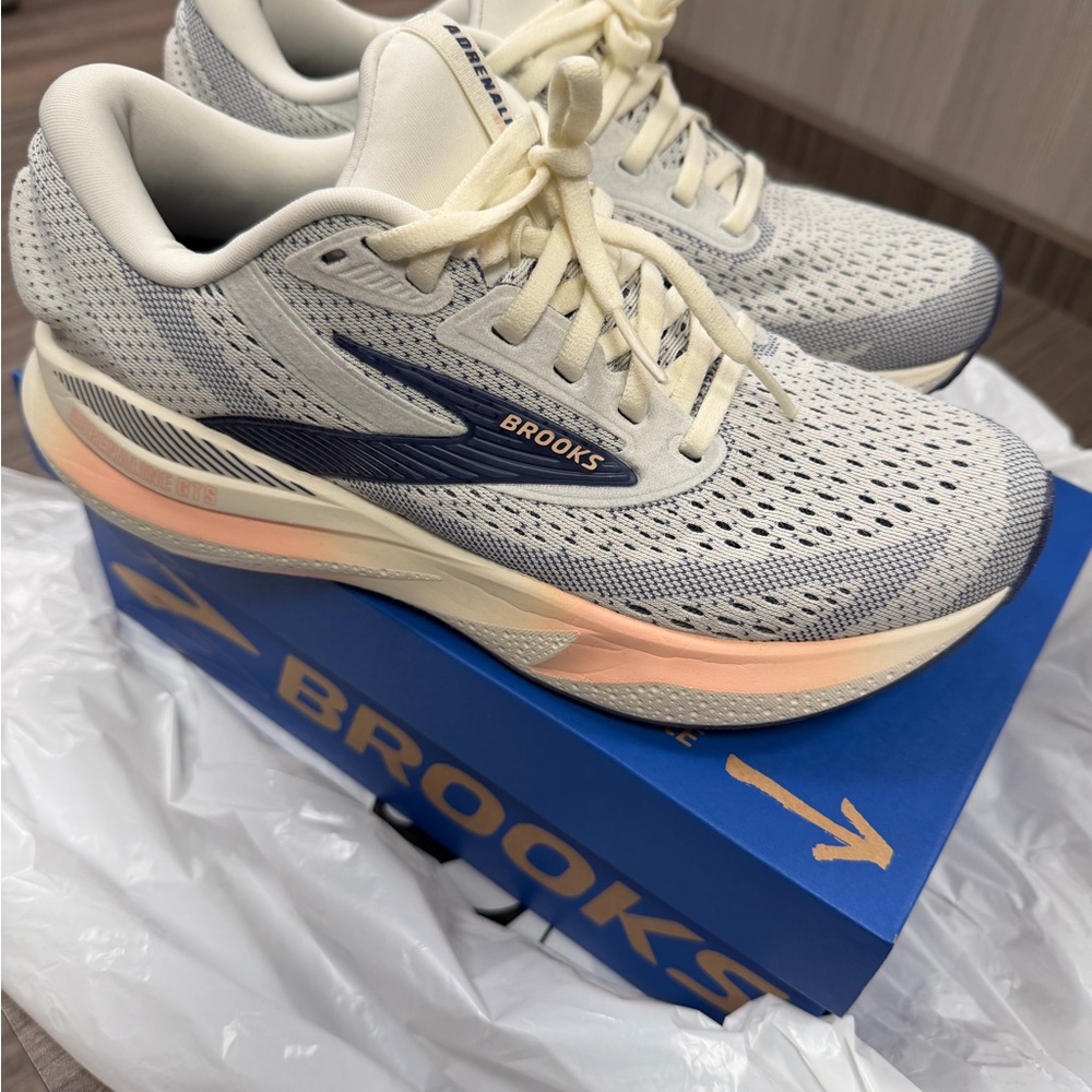 Brooks Women's Adrenaline GTS 24